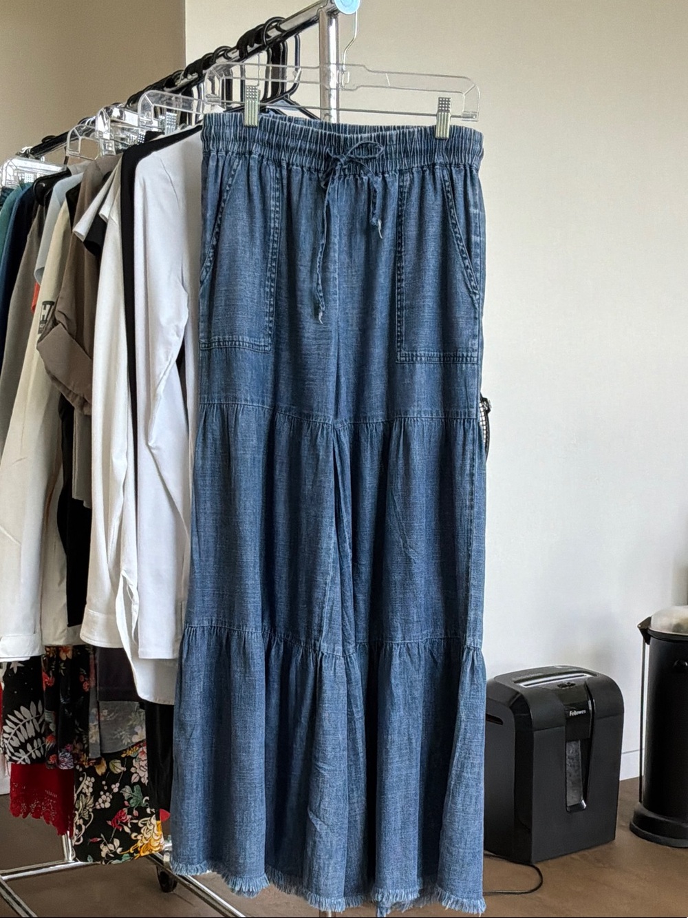 Women's Blue Wide-Leg Tiered Denim Pants